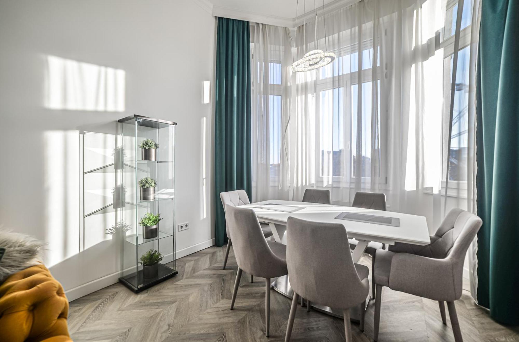 Luxury Downtown Dreams Apartman Budapest Kültér fotó